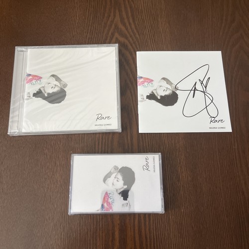 Selena gomez rare - signed, cd