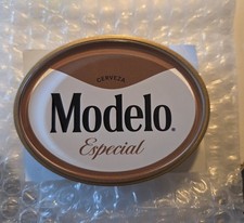 Modelo Oval Badge Lens For