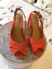 Beautiful Clarks 'Softwear' Orange Suede Platform Sandals - Size 5