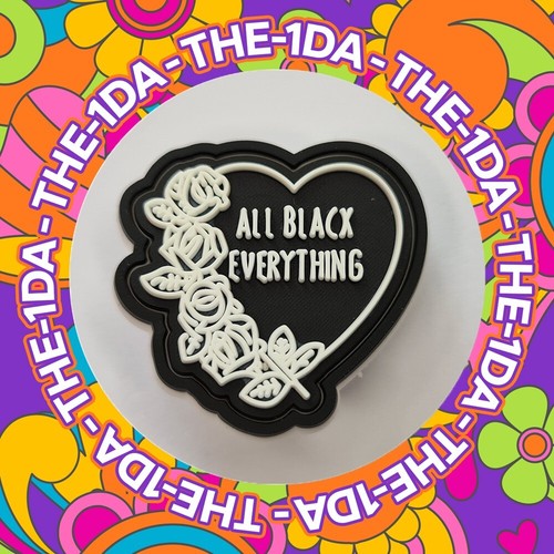Super cute all black - super,