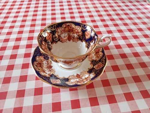 Royal albert bone china - royal,