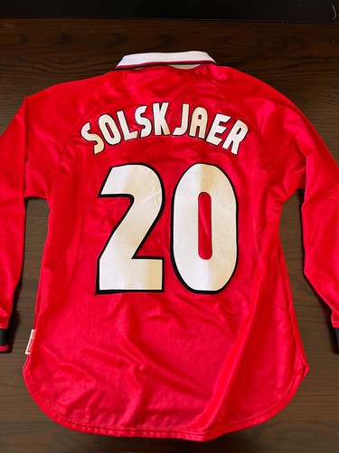 Signed manchester united - signed,