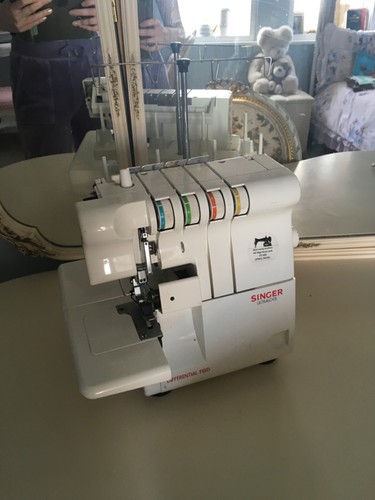 Singer overlocking machine - singer,