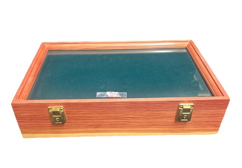 Cedar wood display - display, 18