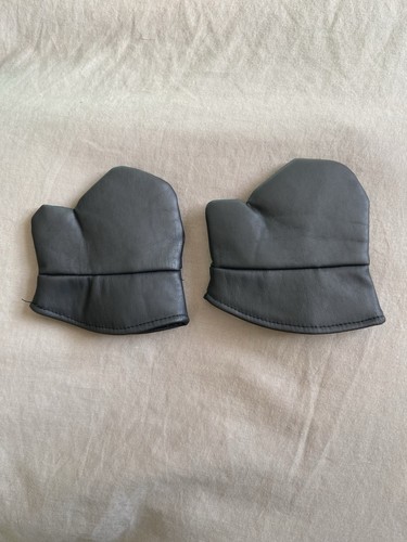 Build bear batman gloves - bear,