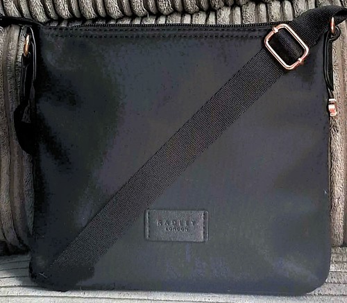 Radley black pockets cross - pockets,