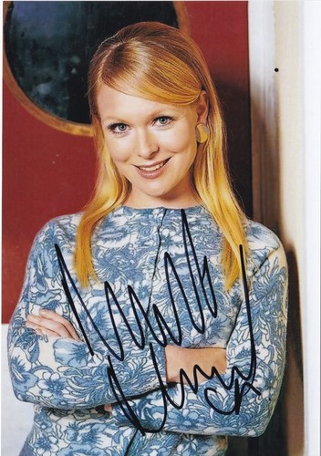 Michelle hardwick hand - ,