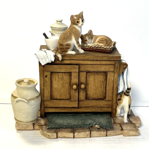Sherratt simpson cat - &,