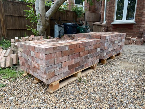 Reclaimed bricks - ,