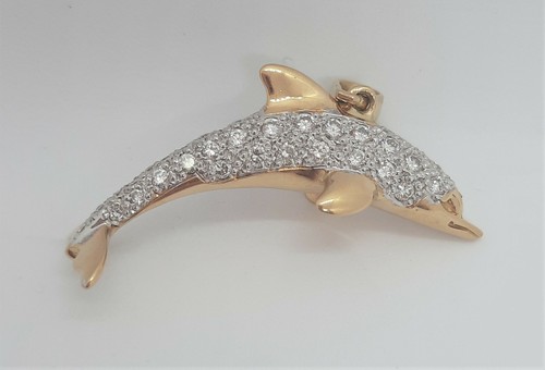 -Hallmarked solid 18ct gold