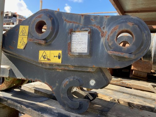 Yanmar vio50 quick hitch - yanmar,