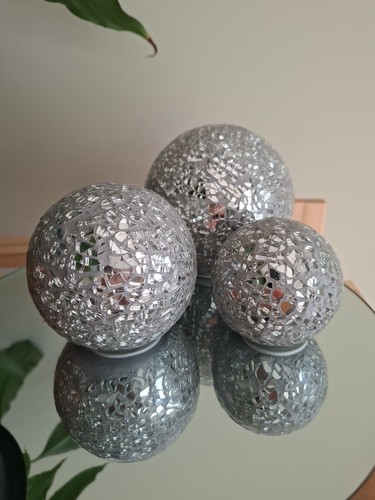 Mosaic mirror balls - x,