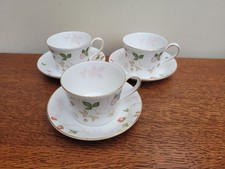 Wedgwood Wild Strawberry Set