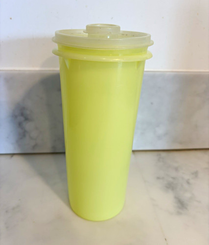 Tupperware vintage yellow - tupperware,
