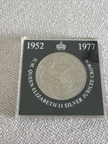 Royal mint 1977 silver jubilee - mint,