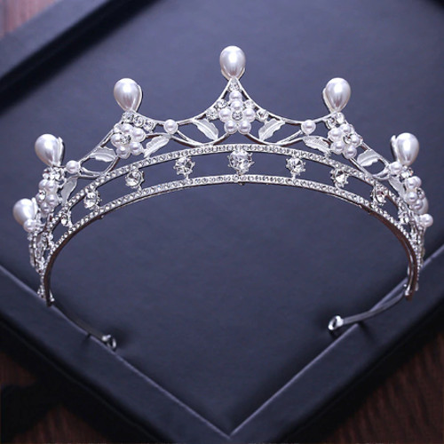 Stunning silver crown tiara - stunning,