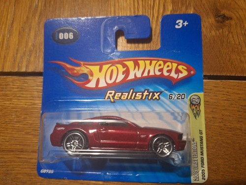 2005 hot wheels - hot, realistix