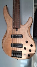 YAMAHA TRBX605 FM 5 String Bass. 3 Band Eq and Passive. Very good Condition