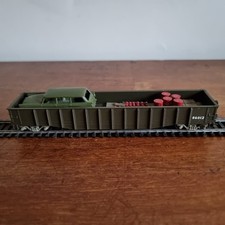 Unbranded HO Olive Green Gondola Rn.86012 Military Load Car Drums Canisters