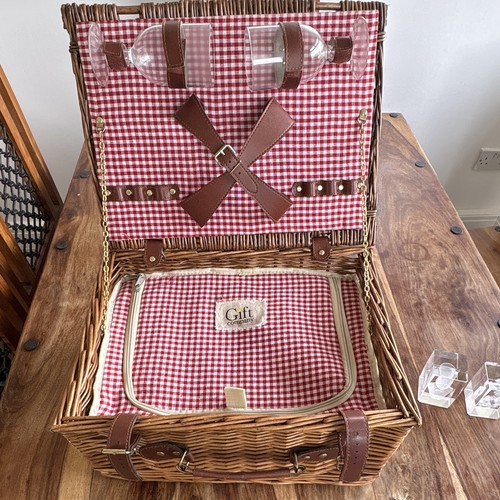 The gift company - gift,