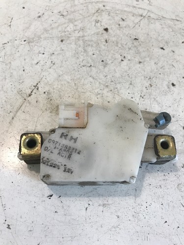 Isuzu trooper front right - isuzu, lock