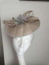Ladies Pale Coffee & Grey  Wedding Formal Races Fascinator Church Hat  STUNNING 