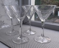 4 vintage ARC France. Martini Cocktail Glasses with Pattern size 14 x 9 cm
