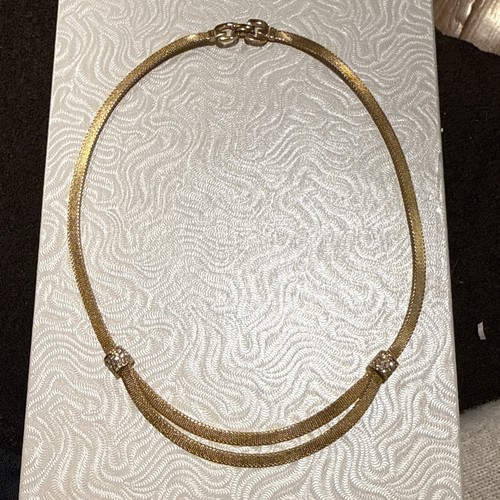 Gold tone necklace signed - gold,