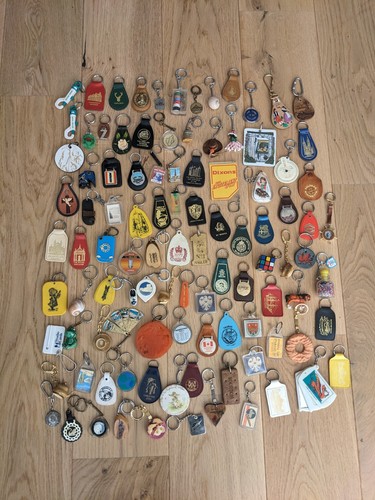 Huge 100 vintage keyring - x,