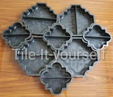 Interlocking garden mould path