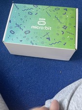 8 BBC Micro:Bits With Cables