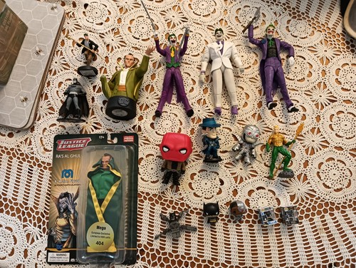 Batman figure bundle - batman, joker