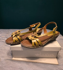 ladies lotus sandals size 8