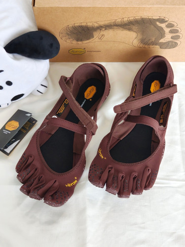 Vibram five fingers - five,