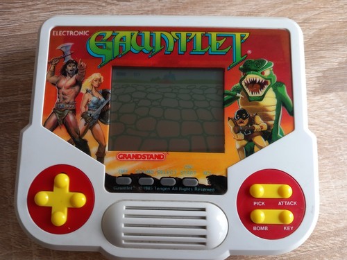 Gauntlet lcd handheld game - gauntlet,