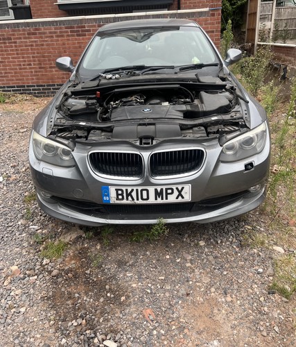 Bmw series e92 e93 320i - e93,
