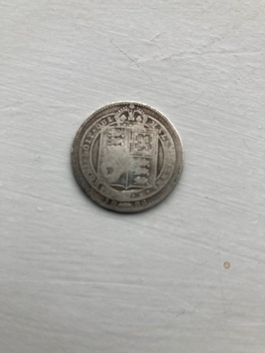 Queen victoria silver shilling - queen,
