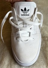 Adidas Originals Womens 9.5  Low White Canvas Shoe Old School Adidas Logo EUC
