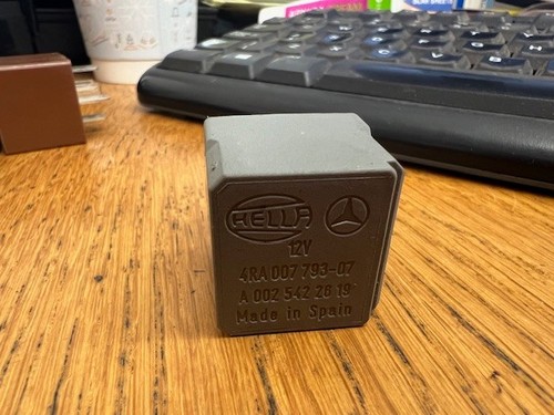 Mercedes benz pin grey multi - mercedes,