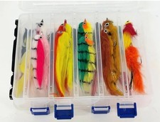 25 Pike Flies in a Lure Case