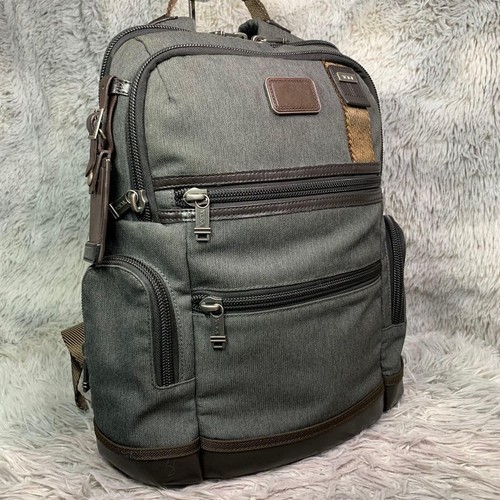 Good condition tumi knox - good,