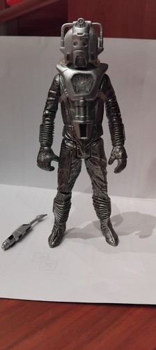 Who classic cyberman action - cyberman,