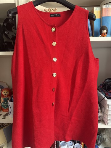 Large red knit waistcoat - large,