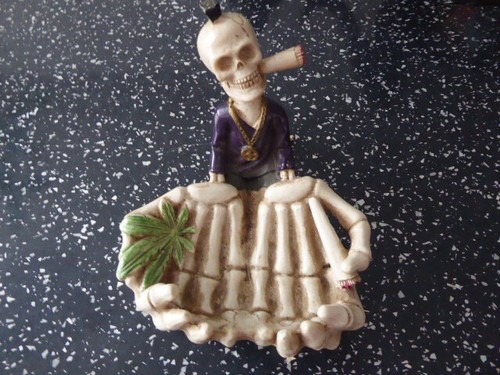 Collectable novelty spooky - collectable,