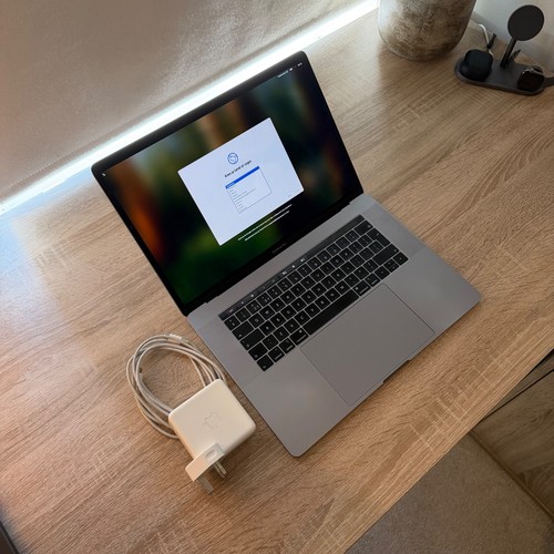 Apple macbook pro inch - pro, 15-inch
