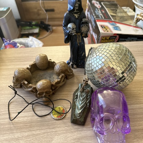 Random joblot 90s skeletons - random,