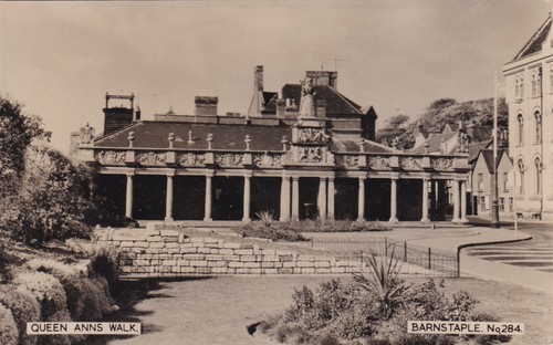 Queen anns walk barnstaple - queen,