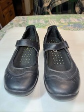 Clarks  Wave Walk Womens 7W