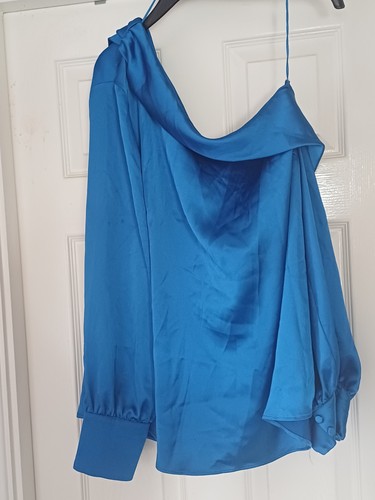 Bnwt river island - river,