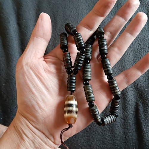 Tibetan agate pre 1800s line - 3,